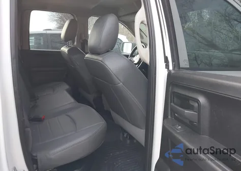 2019 Ram 1500 Classic Tradesman 4X4 6'4 Box z USA, uszkodzony, nr VIN 1C6RR7FT1KS525204